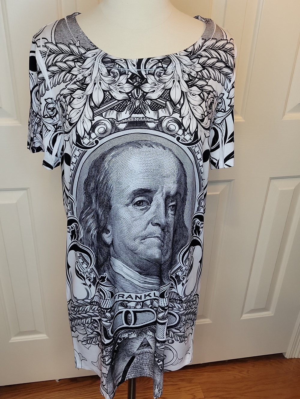 Rue21 Black & White Benjamin Franklin Graphic Tee